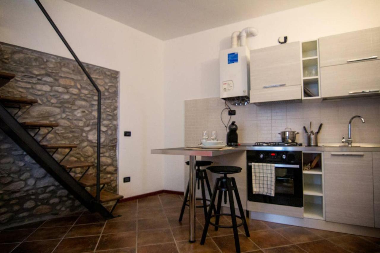 Piccola Casa Vacanze - Small Vacation House Porto Valtravaglia Exterior foto