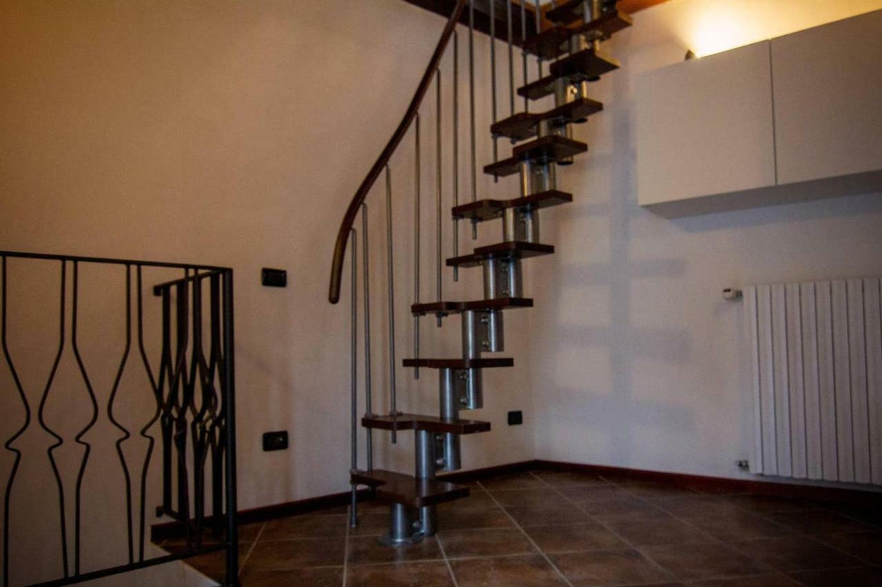 Piccola Casa Vacanze - Small Vacation House Porto Valtravaglia Exterior foto